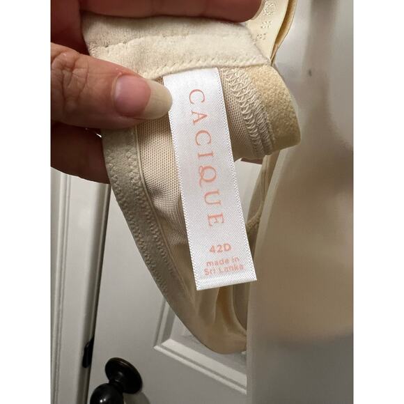 Lane Bryant Cacique 42D Lightly Lined T-Shirt Beige Bra Underwire Molded Cups - Picture 13 of 13